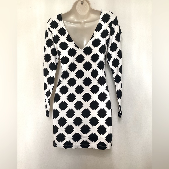 Motel Rock | size: M | color: white and black dress - Picture 2 of 8